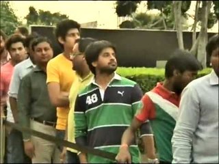 Snaking lines for iPhone outside Select City Mall