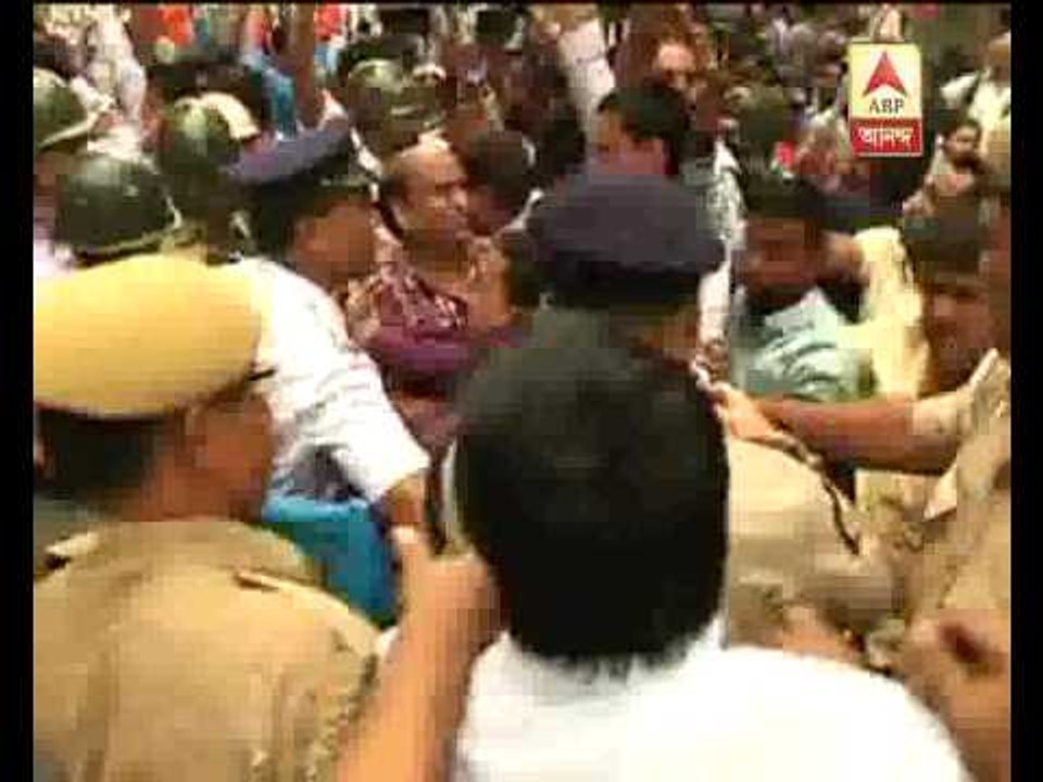 BJP workers clash with police while marching against ec.