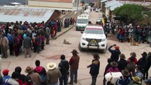 Queda de ônibus mata 12 policiais no Peru