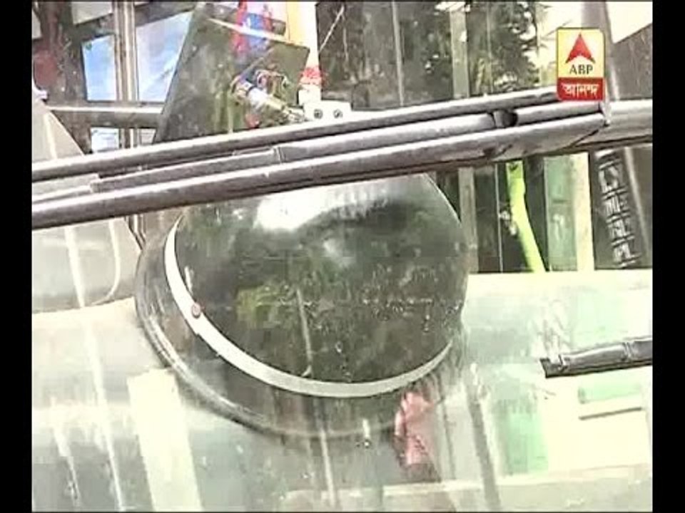 bus drivers use Helmet during strike