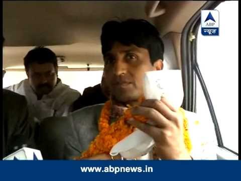Why shall I go back from Amethi: Kumar Vishwas on protest
