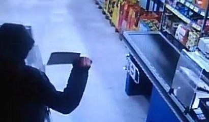 Konya'da satırlı soyguncu dehşeti kamerada