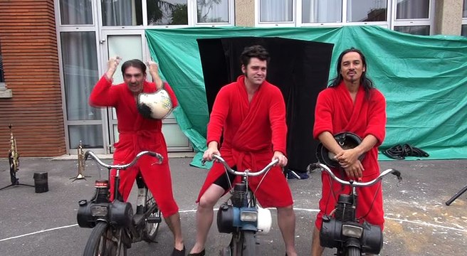 Arts de la Rue - Les Têtes d'Affiche - Cirque s'lex 'n sueur