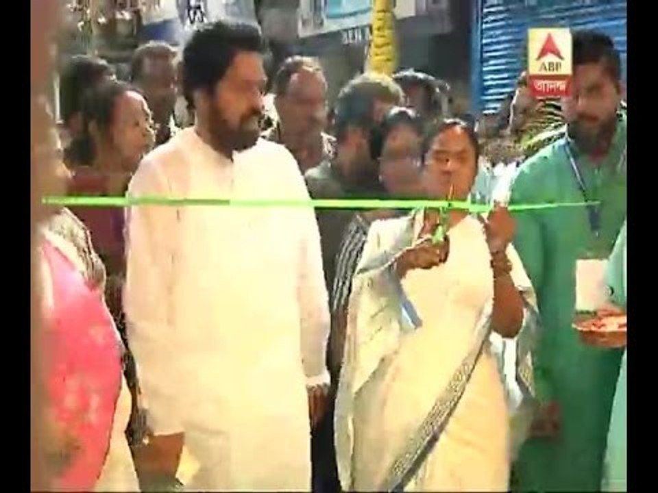 Mamata Inaugurates KaliPuja pandals