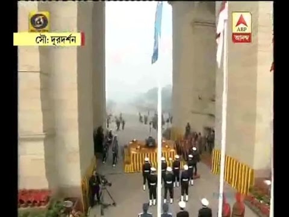 PM Modi offered respect to Amar Jawan Jyoti