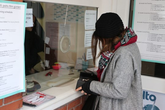 Sinema severleri sevindiren uygulama, Askıda Bilet