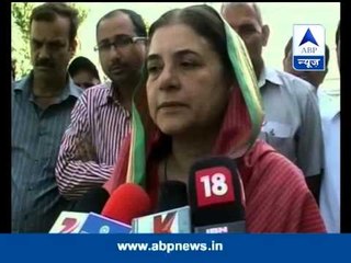 Maneka Gandhi ticks off son Varun for praising Rahul