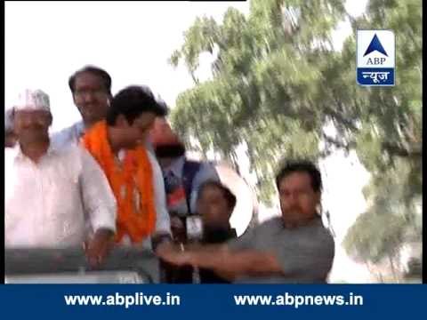 Star of AAP (Kumar Vishwas) fielded against Rahul Gandhi: Kejriwal