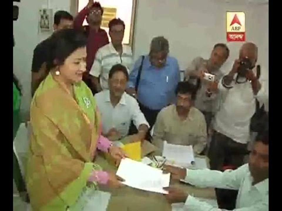 Nayana Bandopadhyay files nomination from Chowranghee centre
