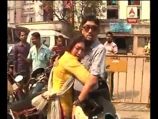 Vivekandanda Overbridge collapse: Woman cyring