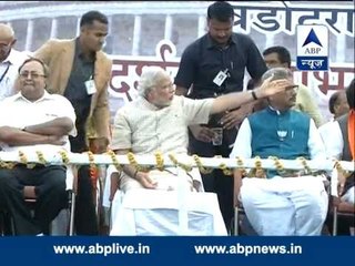 Narendra Modi garlanded by BJP workers in Vadodara