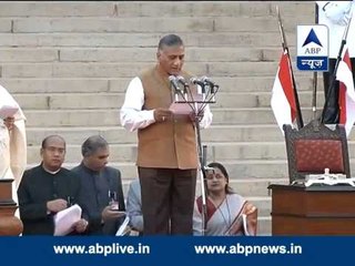 Gen. VK SIngh takes oath as a Minister
