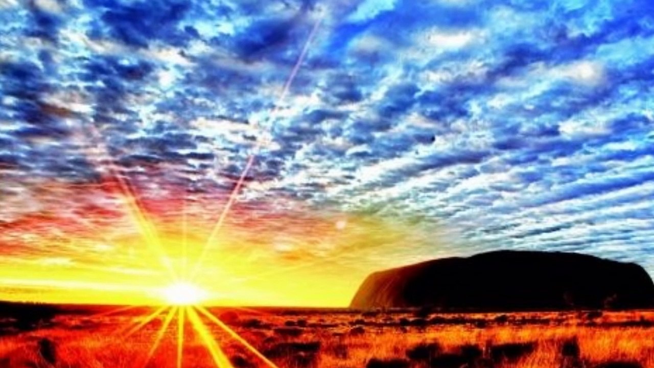 রহস্য ঘেরা এক যাদুর পাহাড়, আইয়ারস রক!