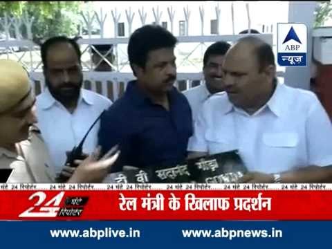 Congress workers protest outside Railway Minister residence
