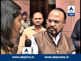 Sena MP Anandrao Adsul loses temper when asked about the forced breaking of a Muslim staffer's fast