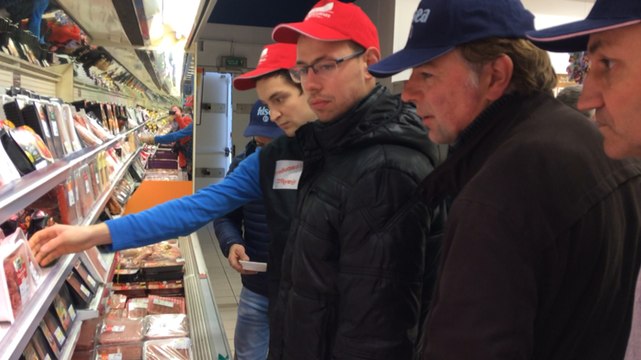 Visite surprise d'agriculteurs dans une grande surface alençon aise