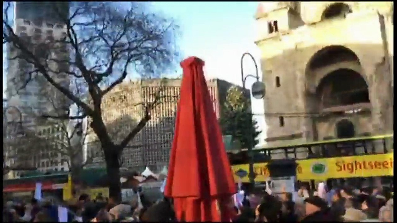 "We are the World" chanté par une foule de Berlinois sur le site de l'attentat