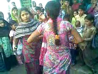 pakistani girl dance on bhojpuri song 2017 || nimbu kharbuja bhail madam