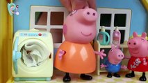 Peppa Pig Juguetes en Español  Peppa y George ayudan con la colada ᴴᴰ ❤️