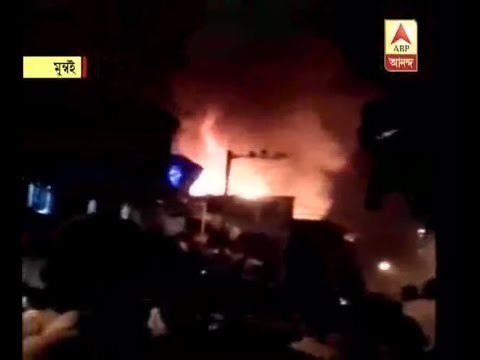 Mumbai: Fire breaks out in godown in Sheikh Memon street