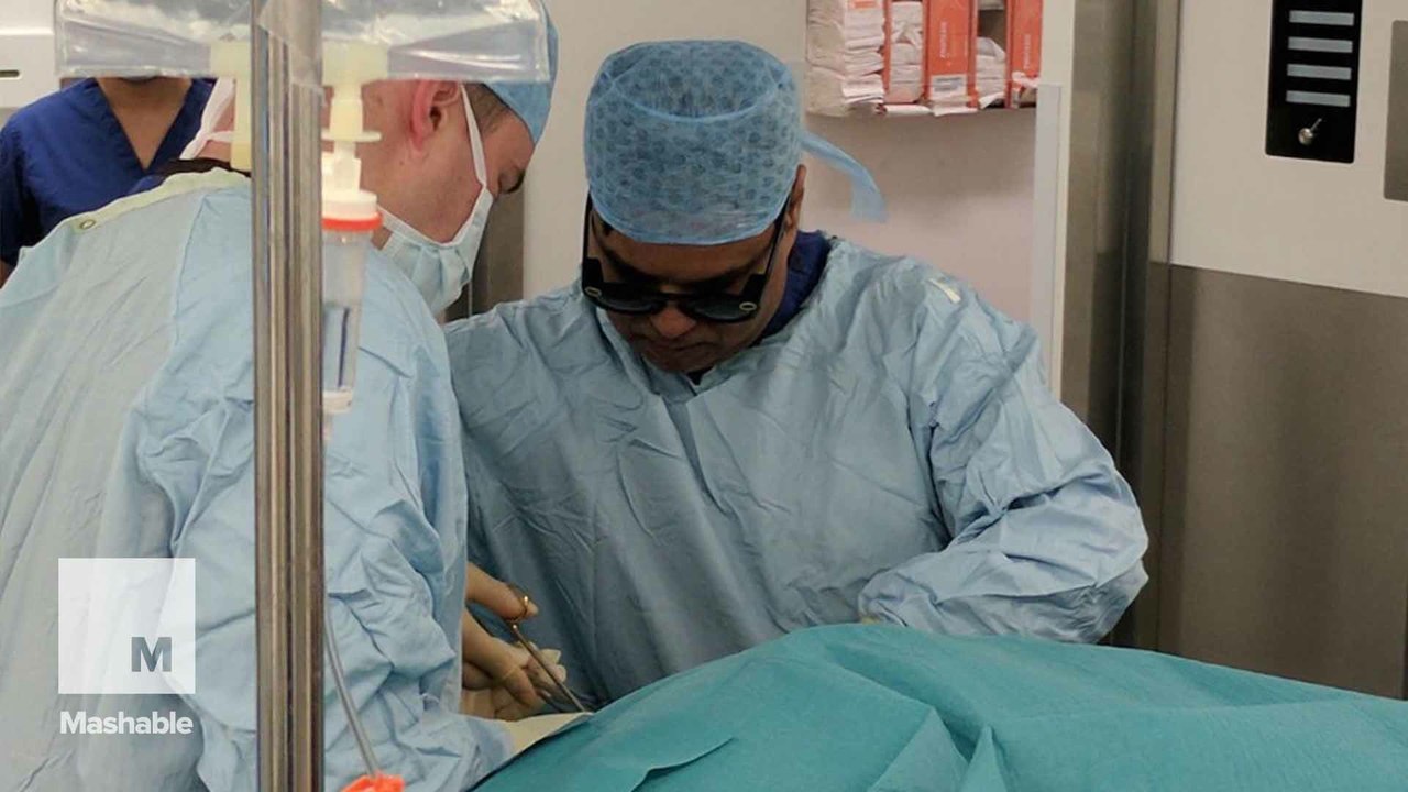 Watch the first surgery ever recorded using Snapchat's Spectacles