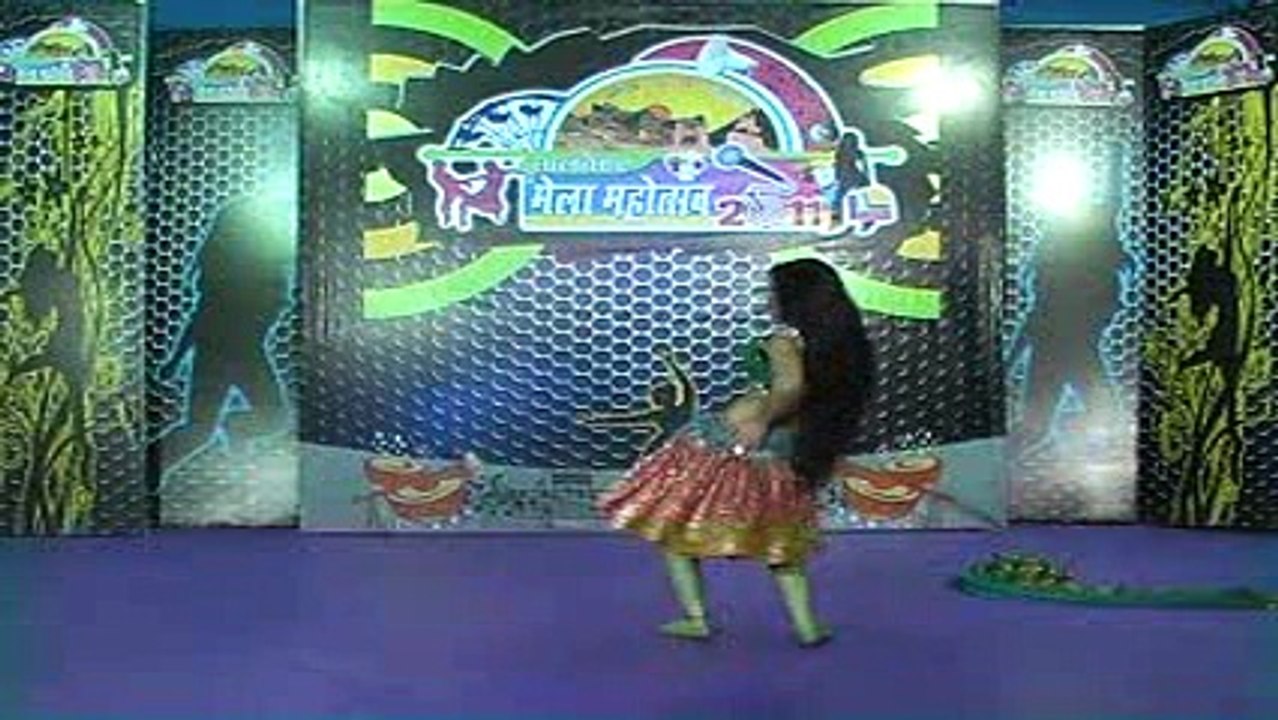 Mahangi huyi hai angarai jab se chhanu hai khirki pe aayi video song