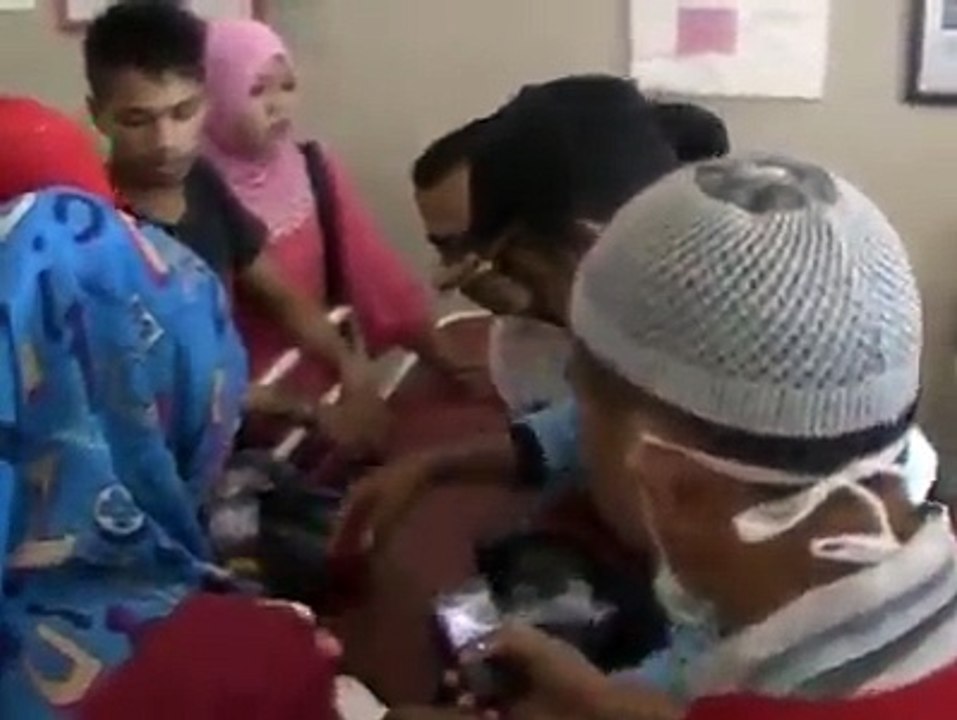 Anak asal sulawesi bertelur? Mari saksikan!!