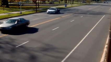 L'homme qui avait voté Trump s'est aussi fait traîner avec sa propre voiture.