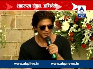 Bollywood superstar Shah Rukh Khan celebrates his 49th b'day with fans