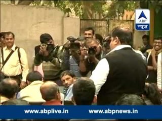 Robert Vadra "abuses" status to get free air tickets:Tehelka expose claims