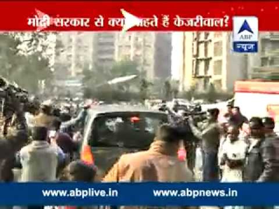 Kejriwal steps out to meet PM Modi