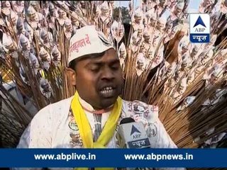AAP supporter turns peacock in support of Arvind Kejriwal, has high hopes