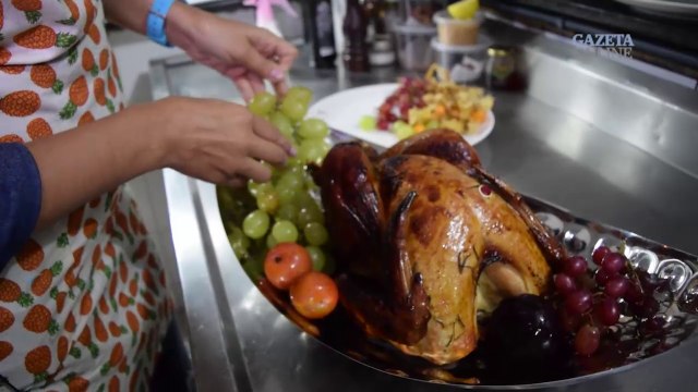 Aprenda a fazer um peru de natal suculento