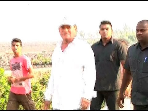 Salman's father Salim avoids media, refuses to talk