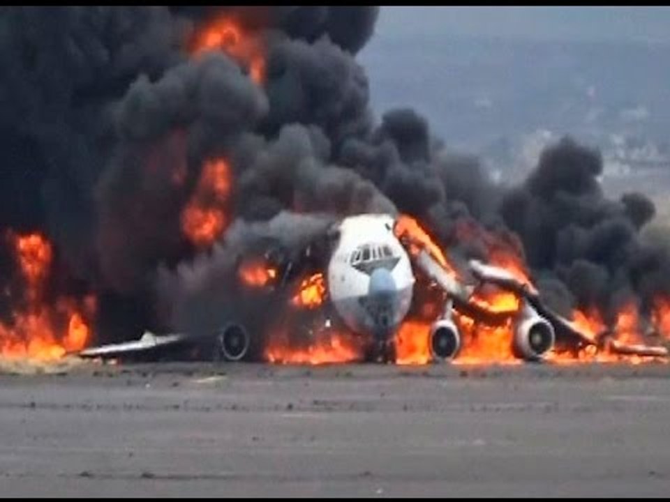 Yemen crisis : Saudi-led airstrikes bomb Yemen's aircraft on airport