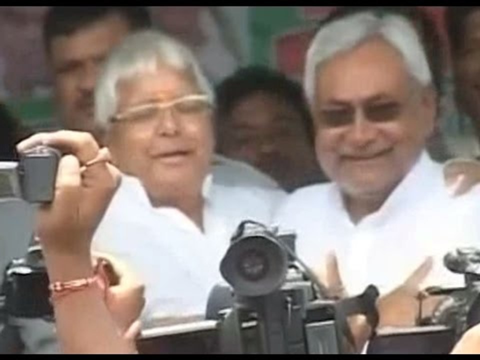 Big Debate: Is BJP scared as Lalu and Nitish join hands?