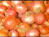 Wholesale onion prices reach 55 Rs per kg whereas retail to 80 Rs per kg