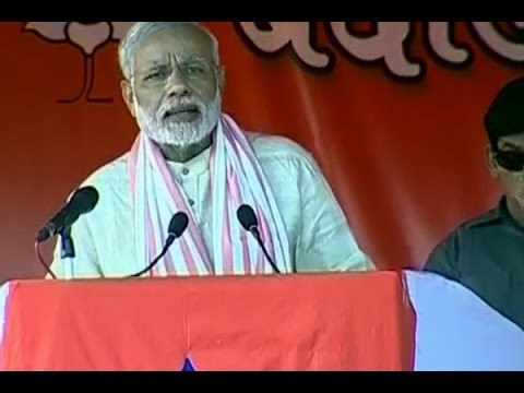 PM Modi attacks Nitish, Lalu; asks to vote for development in Banka, Bihar