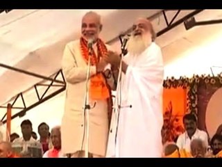 Video war: Now PM Modi is seen singing with Asaram Bapu, Nitish Kumar launches attack
