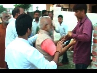 Former BJP leader Chinmayananda fighting with a man whose wife, child are in his custody
