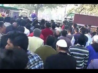 Supporters flock in front of Arun Jaitley's residence to celebrate his birthday