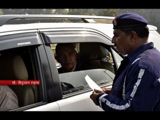 Download Video: Odd Even: BJP MP Satyapal Singh stopped at India Gate for traveling in even numbered car