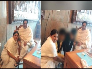 Taking a selfie with me will not backfire, CM Akhilesh mocks Mayawati
