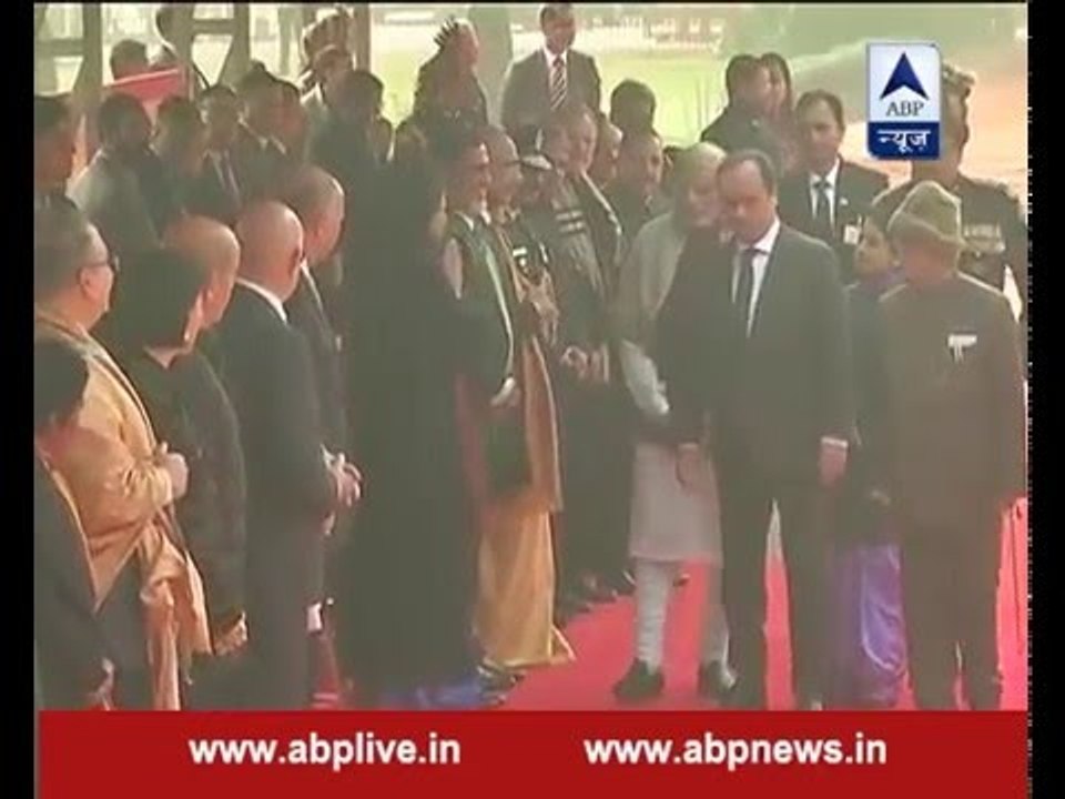 French Prez Hollande visits Rashtrapati Bhavan, meets ministers