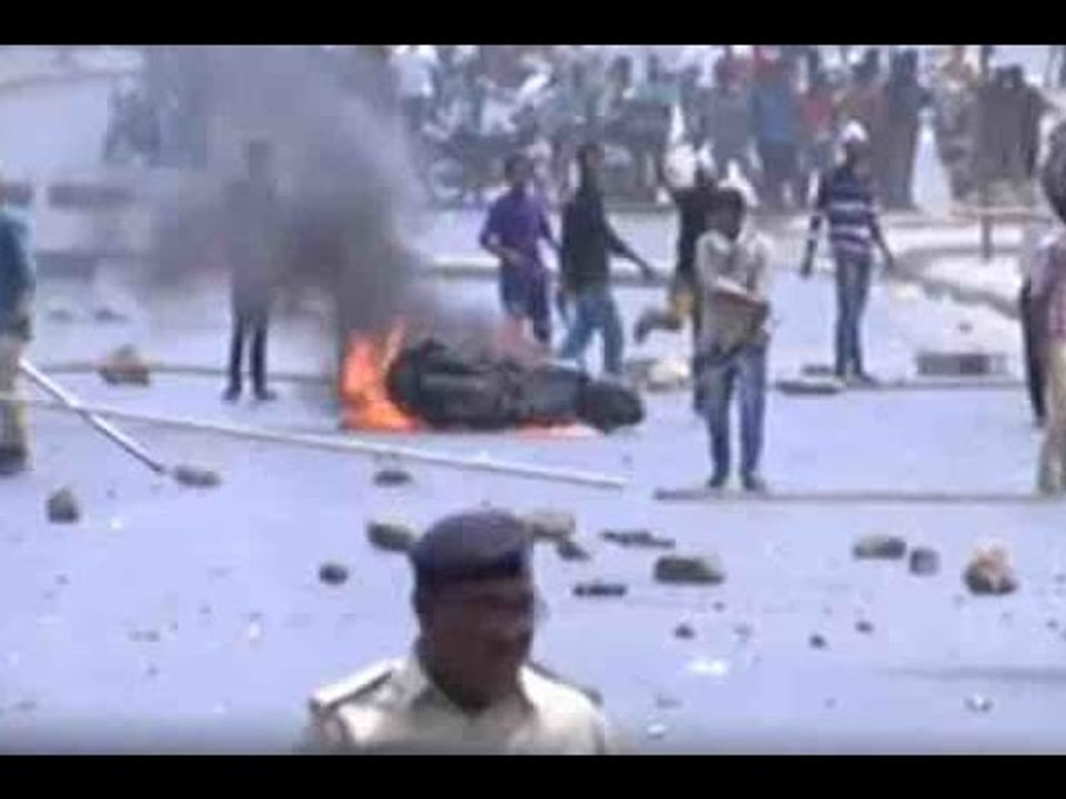 Patel protest turns violent in Mehsana, curfew imposed