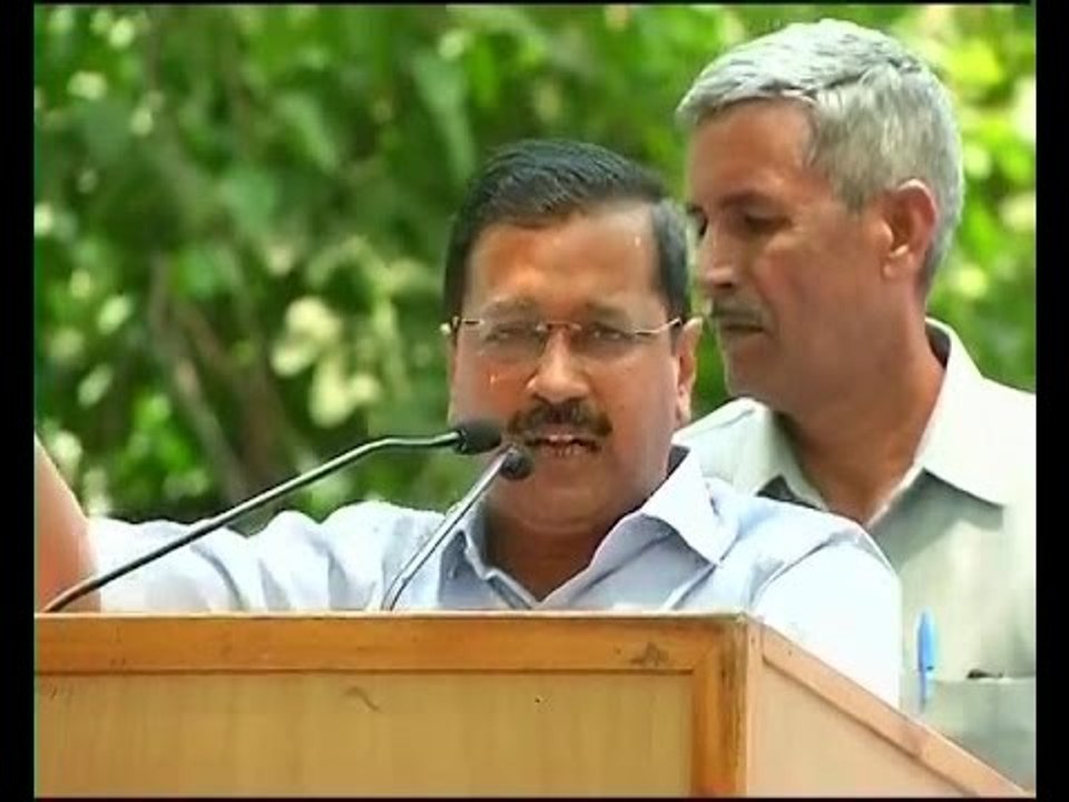 PM Modi doesn't dare to arrest Sonia Gandhi for Agusta scam: Arvind Kejriwal