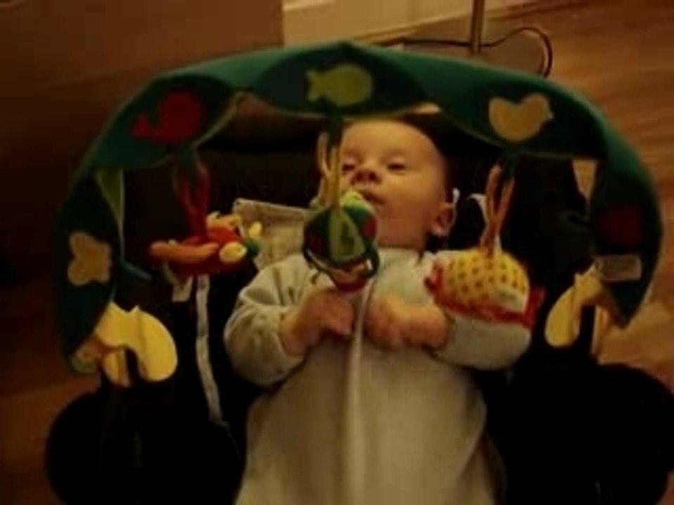 Clément deux mois: premiers gazouillis