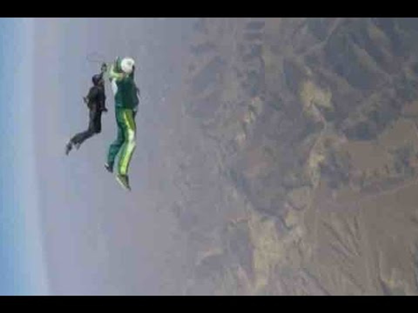Skydiver Luke Aikins sets record for highest jump without parachute - video  Dailymotion