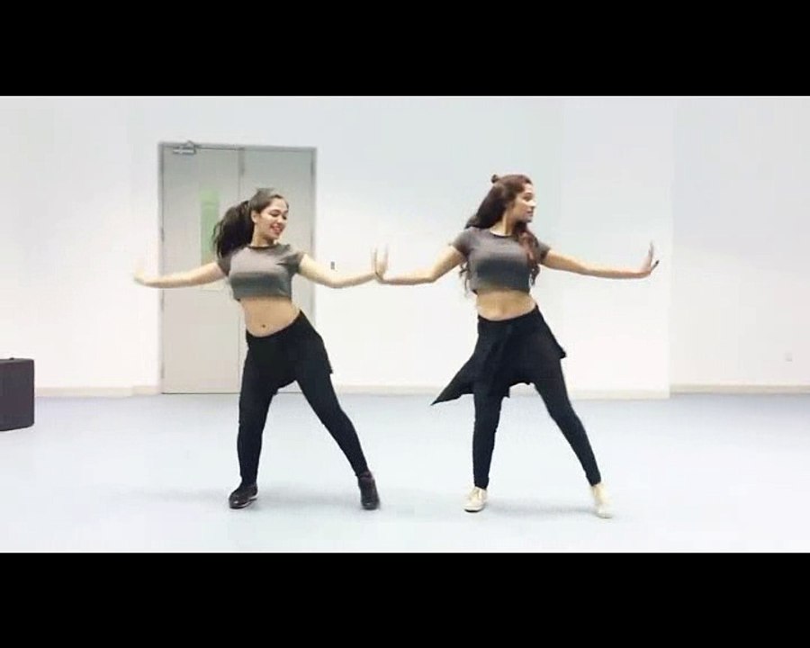 Kanika & Meet Bros - Bollywood Dance by Sonali & Ritu - Choreography by Sonali