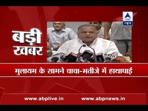 Scuffle breaks out between Akhilesh and Shivpal Yadav after Mulayam asks to reconcile